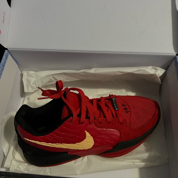 nike red gold shoes